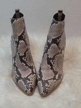 Marc Fisher Snake Print Ankle Boots Pointed Toe Western Chic Size 8.5